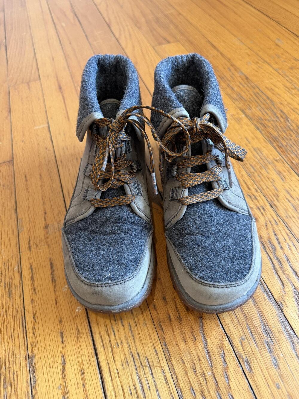 Chaco Boots Womens Size 6 Barbary Gray Leather Wool Lined Lace Up Ankle Booties